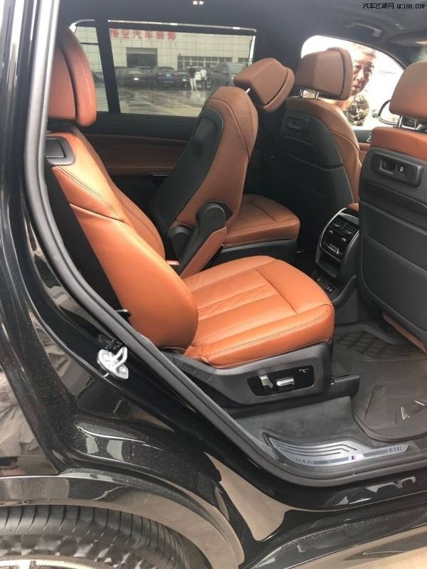 2019款宝马X7六座加规版豪华SUV配置解析